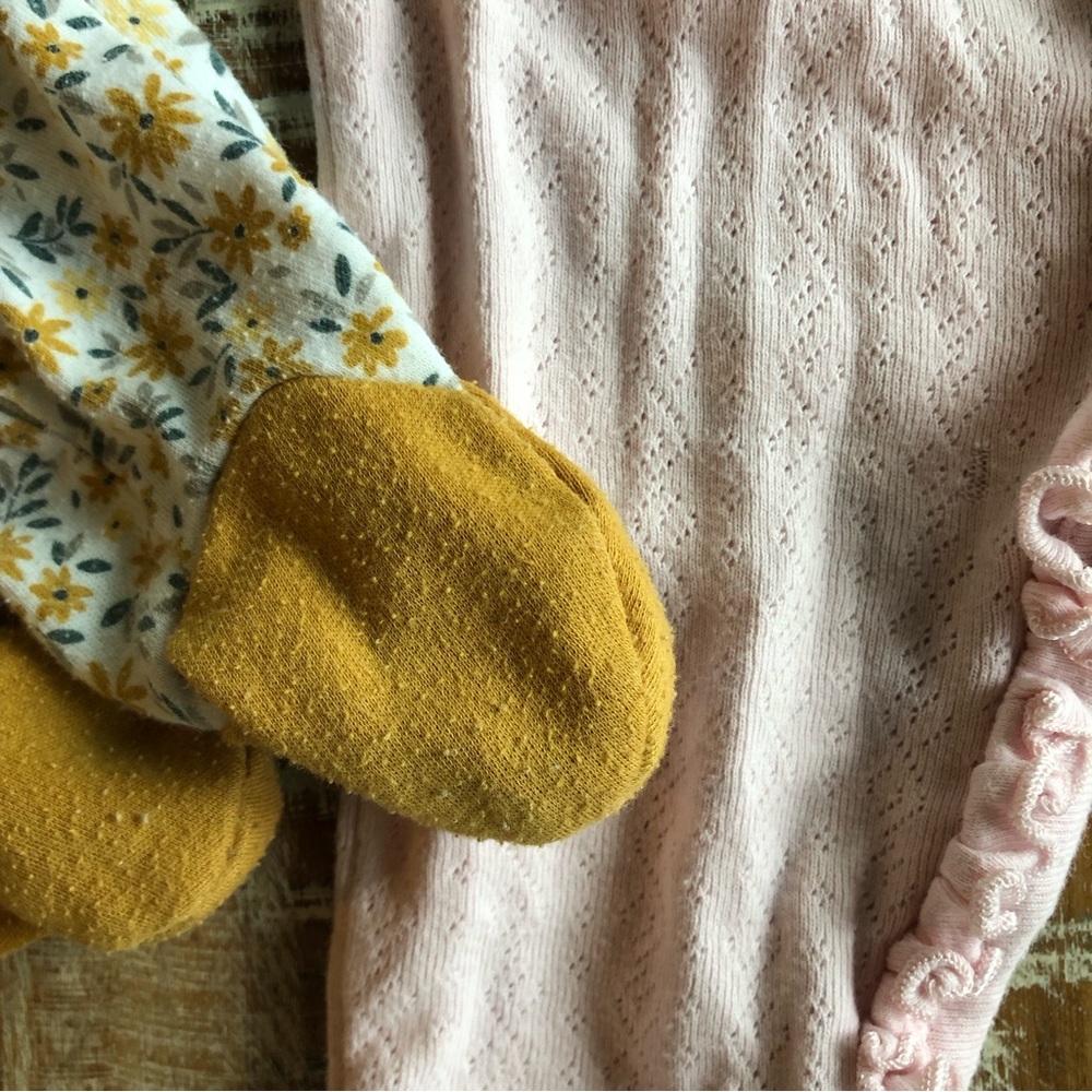 *SOLD* Bundle of six 6-9 month sleepers - Picture 9 of 11